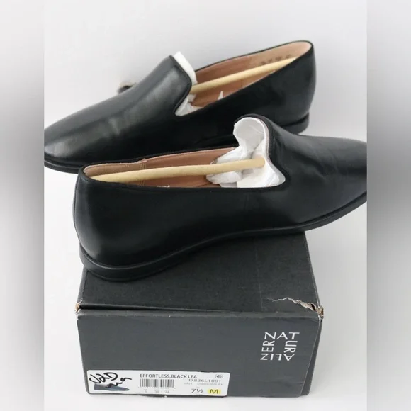 NWOT- Naturalizer Effortless Loafers in Black Leather, Size 7.5M - Picture 3 of 7